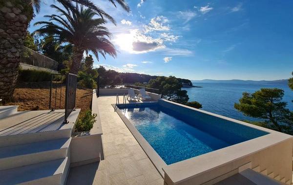 Real Estate In The First Row To The Sea For Sale In Croatia
