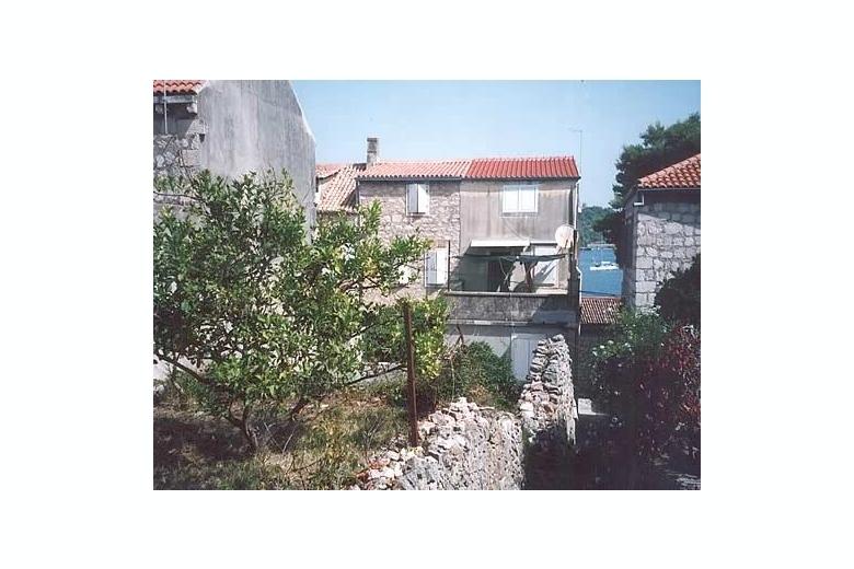 Maison en ruines, nécessitant une rénovation