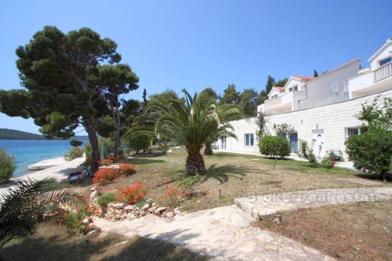 Apartment by the sea, for sale