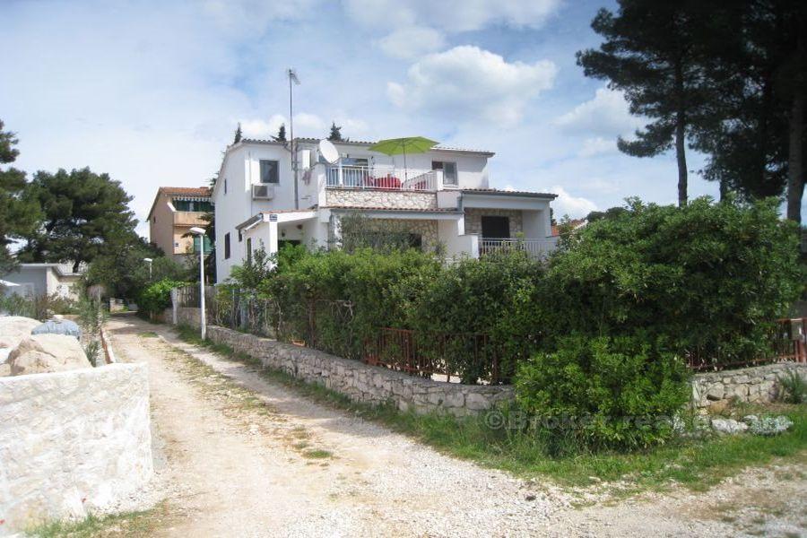 Maison familiale première rangée à la mer, à vendre