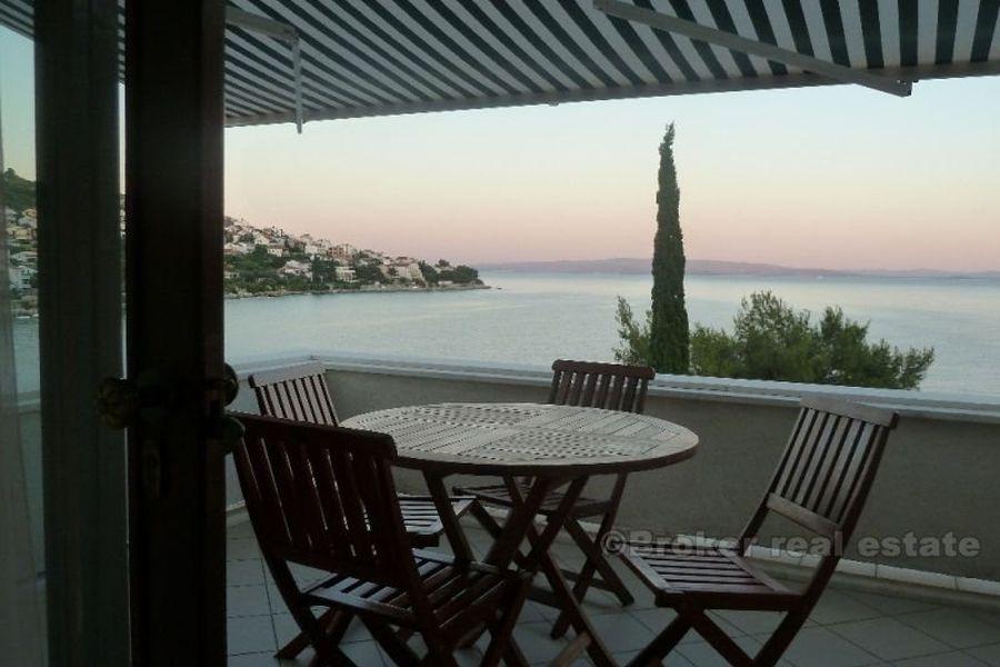 House / Villa on Ciovo island, first row to the sea