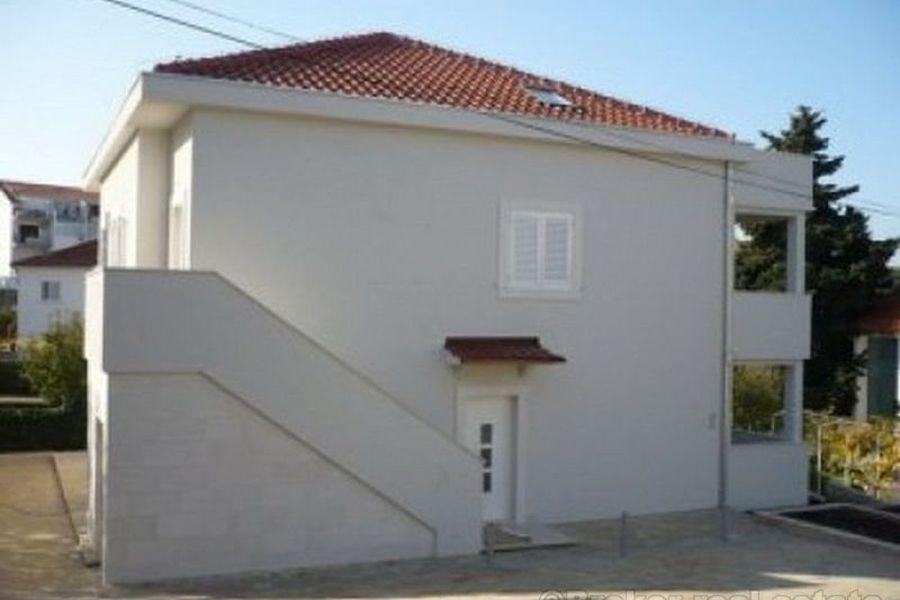 The villa of 280m2 on a plot of 521m2, for sale