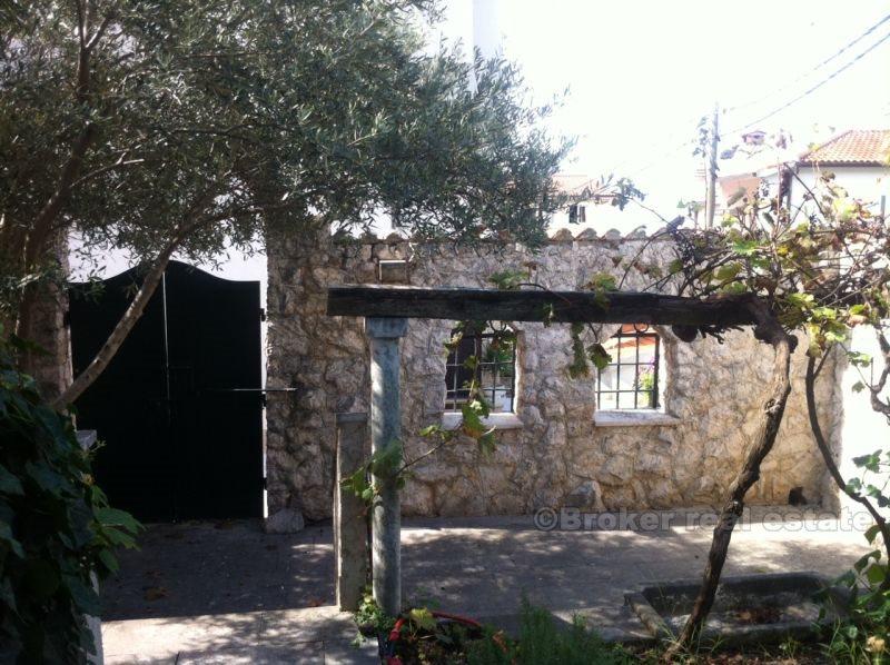 Duplex apartment overlooking the sea, for sale
