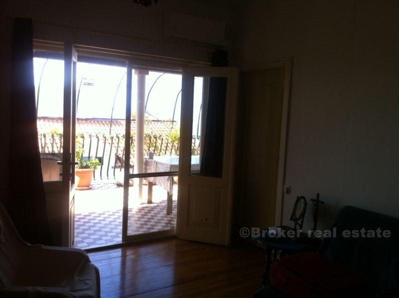 Duplex apartment overlooking the sea, for sale