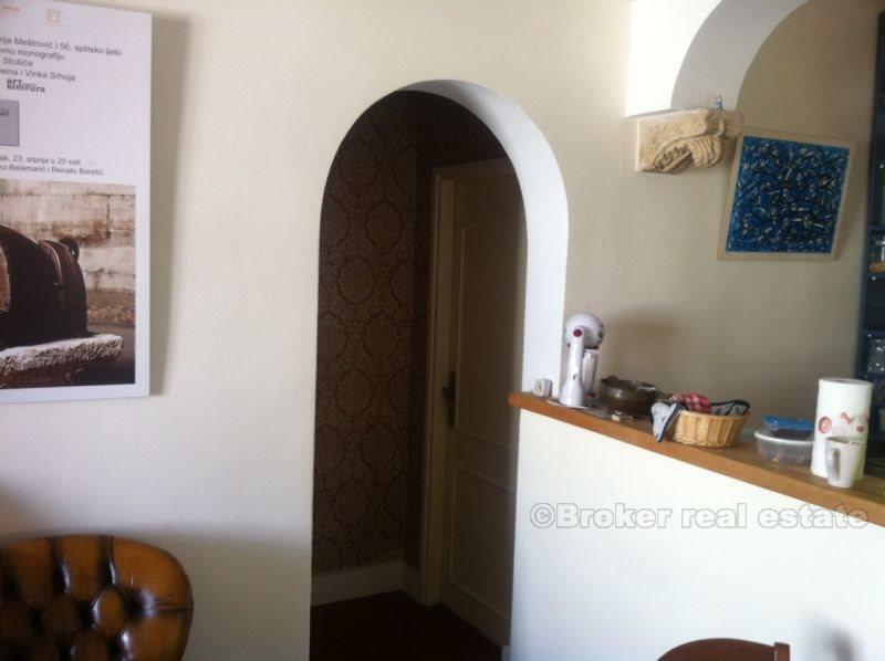 Duplex apartment overlooking the sea, for sale