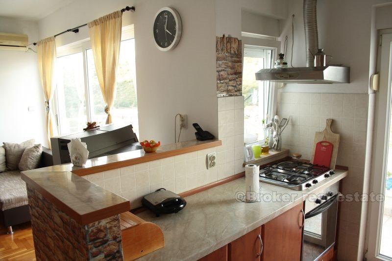 Appartement à deux chambres, à vendre