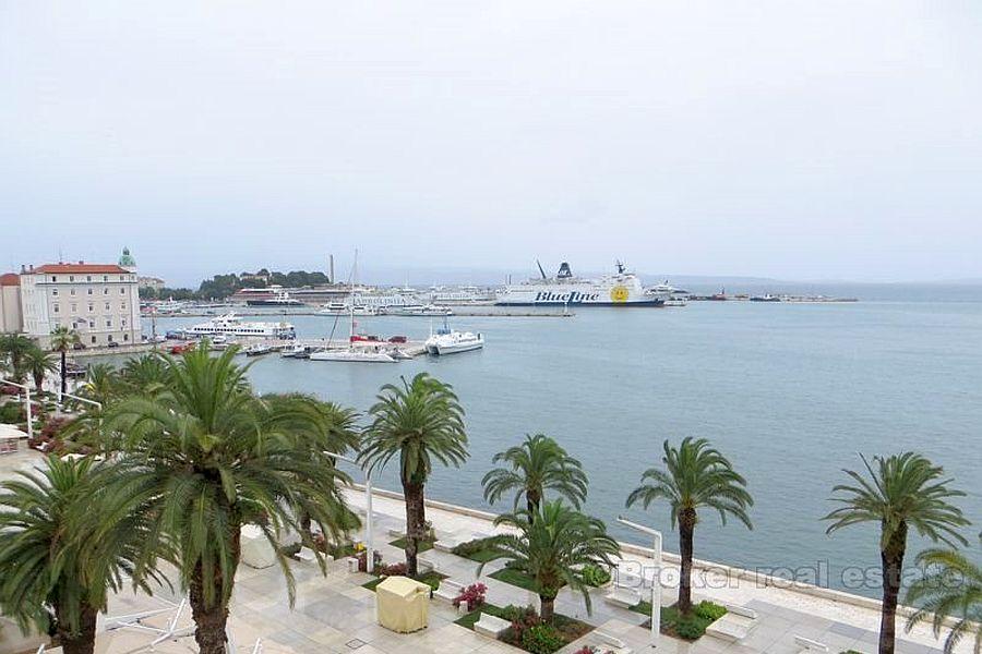 Beautiful apartment on the Riva, for sale