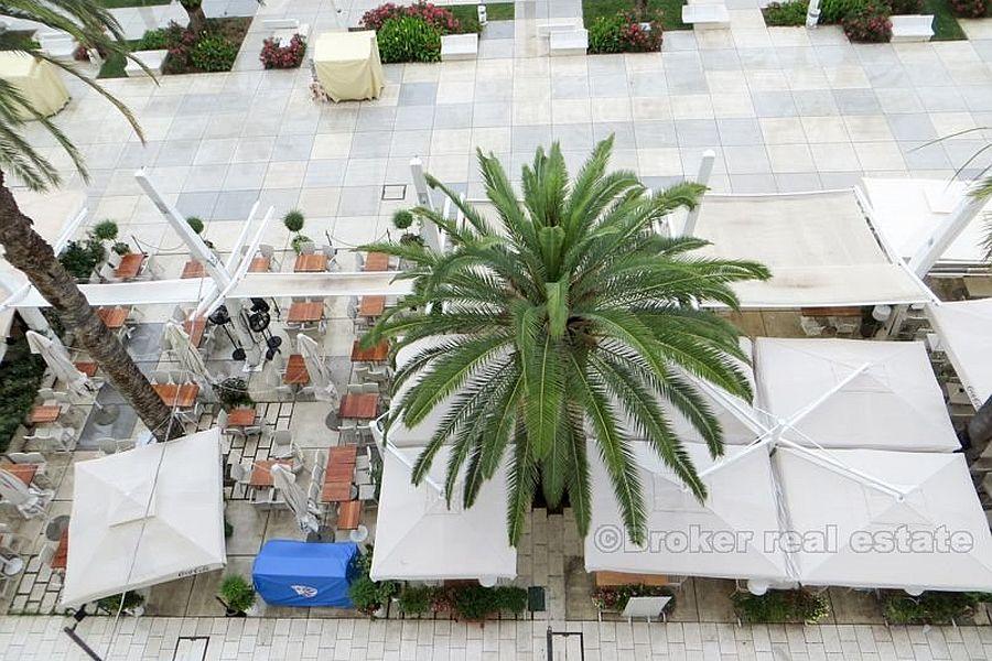 Beautiful apartment on the Riva, for sale