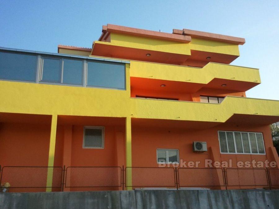 Détaché, maison à deux étages, à vendre