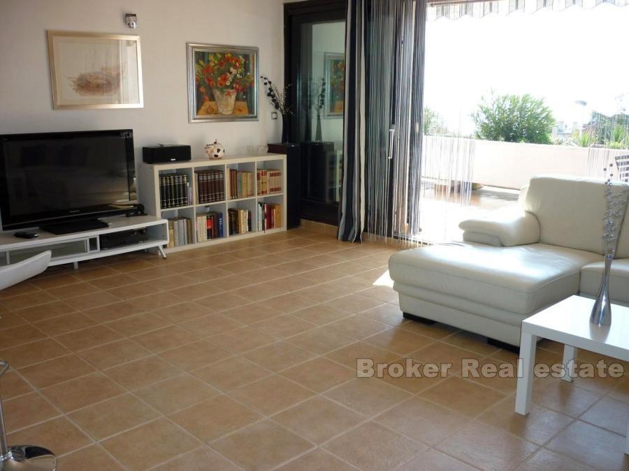 Meje, Comfortable three bedroom apartment, for sale