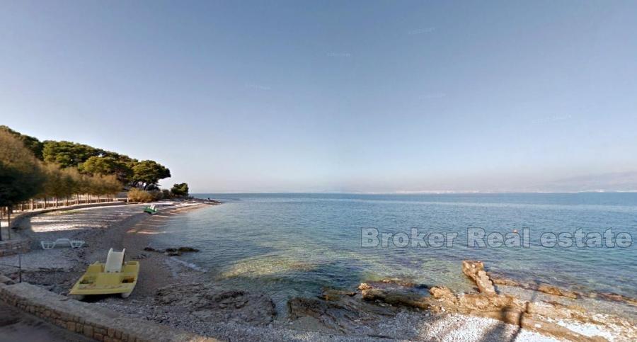 Terrain à bâtir à 300 m de la mer, à vendre