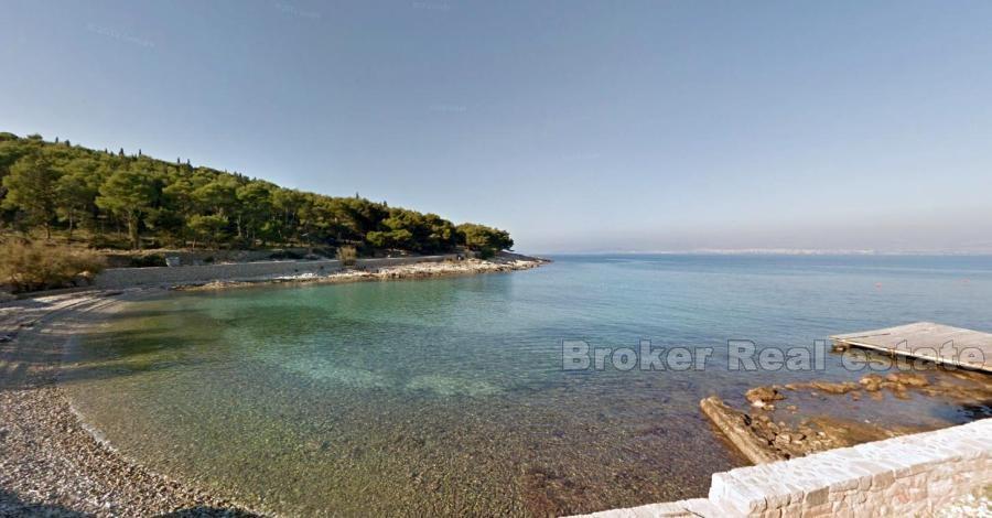 Terrain à bâtir à 300 m de la mer, à vendre