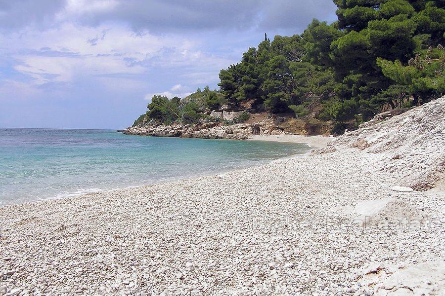 Attractive building plot first row to the sea, for sale