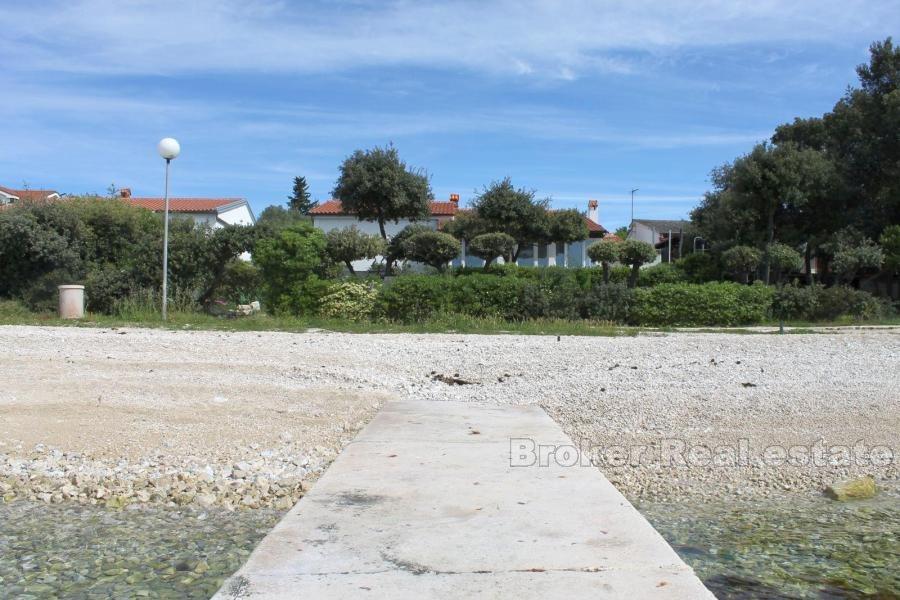 Casa in riva al mare, in vendita