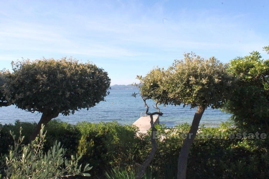Casa in riva al mare, in vendita