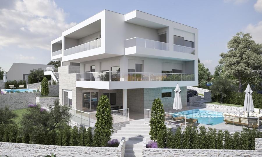 Moderní vila s bazénem ve výstavbě