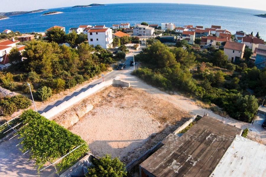 Terreno edificabile con vista sul mare, in vendita