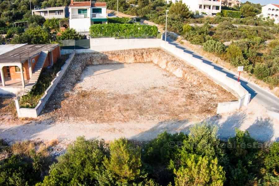 Terreno edificabile con vista sul mare, in vendita