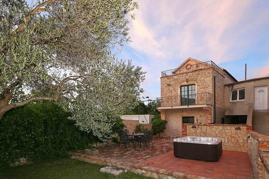 Semidetached stone house / villa, completely renovated