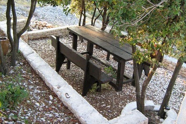 Newly built house with an olive grove, for sale