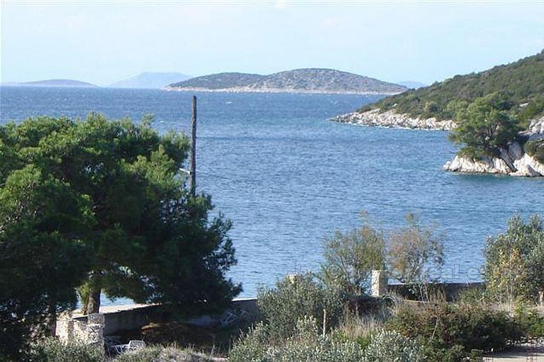 Villa in prima fila al mare, in vendita