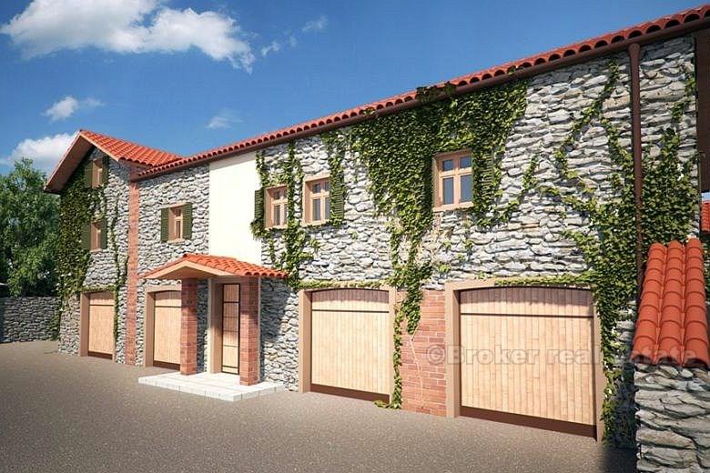 House with 3 separate apartments, for sale