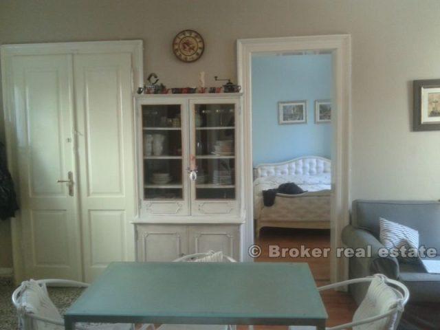 2 bedroom apartment in center of town, for sale