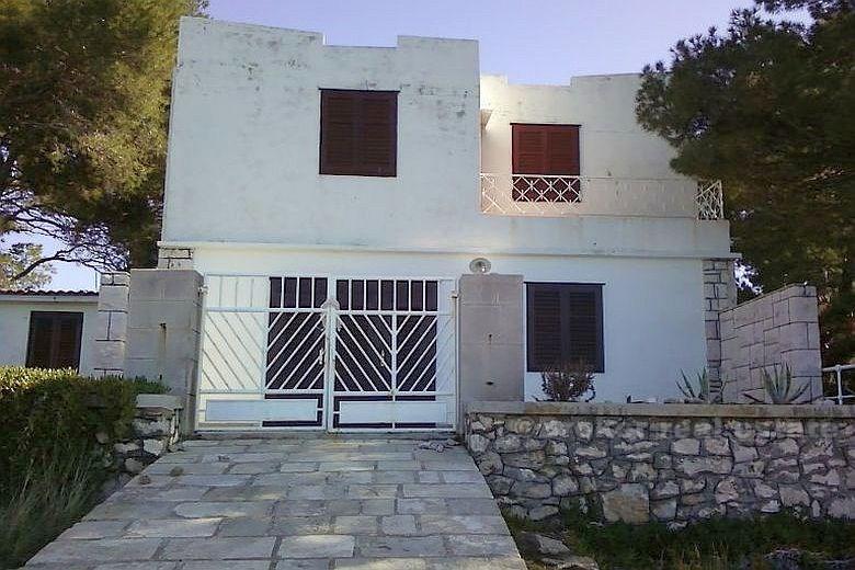 Maison sur un terrain de 1000 m2