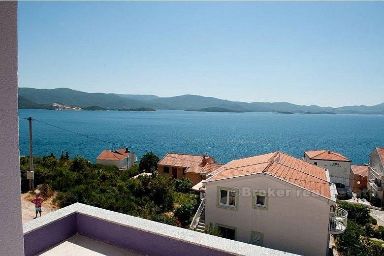Maison avec vue mer sur 3 étages, à vendre