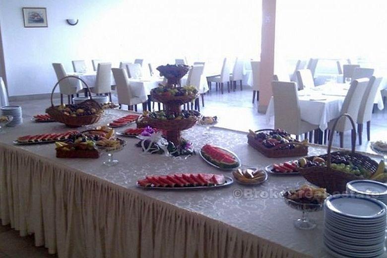 Hotel v sportovním přístavu, na prodej