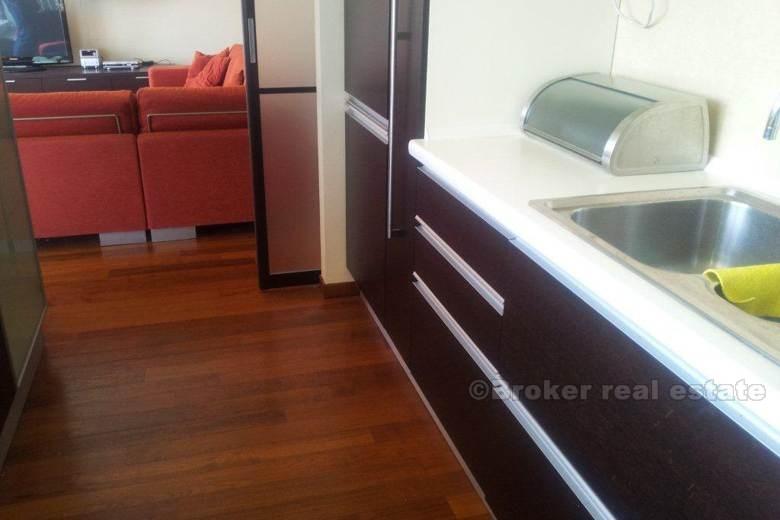 Appartement dans la partie élite de la ville, à vendre