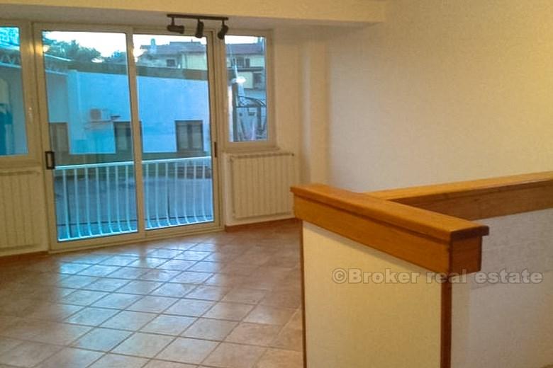 Renovirani apartman u centru Istre