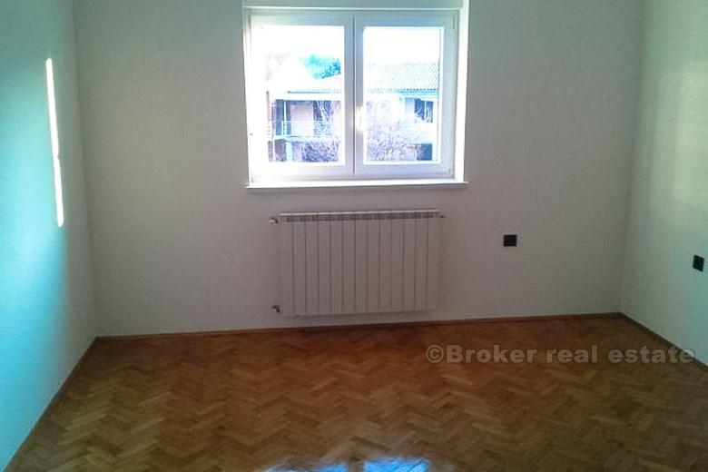 Renovirani apartman u centru Istre