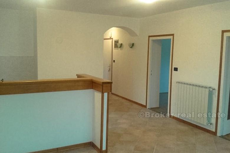 Renovirani apartman u centru Istre