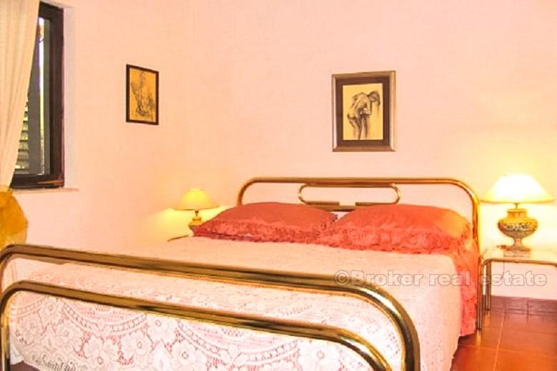 Maison de luxe à 30 mètres de la mer, à vendre