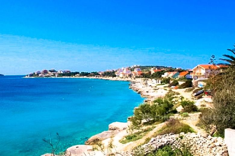 Maison de luxe à 30 mètres de la mer, à vendre