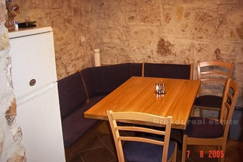 Maison en pierre rénovée sur 4 étages