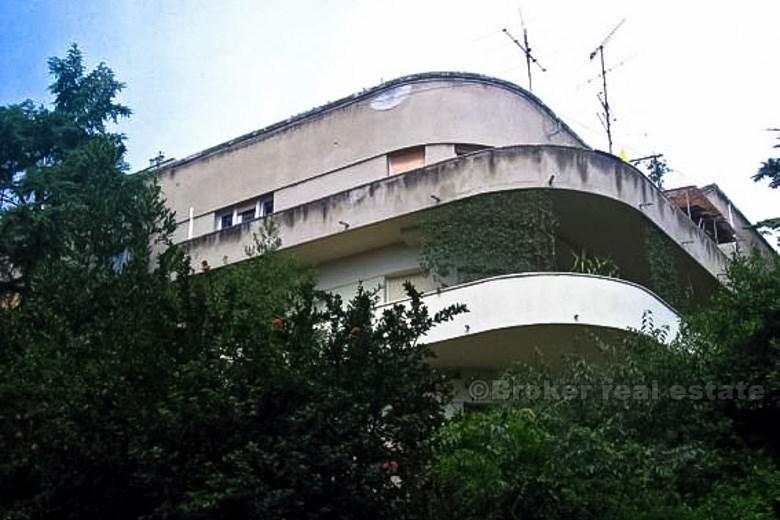 Appartement spacieux, à 300 mètres du palais de Dioclétien