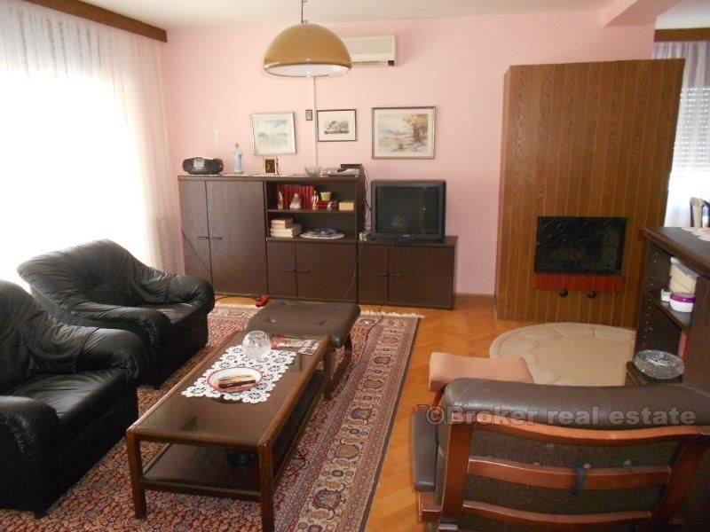 Deux maisons identiques, à vendre