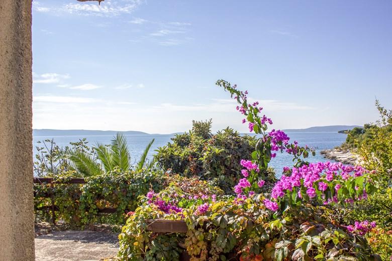 Bella casa bifamiliare, in vendita