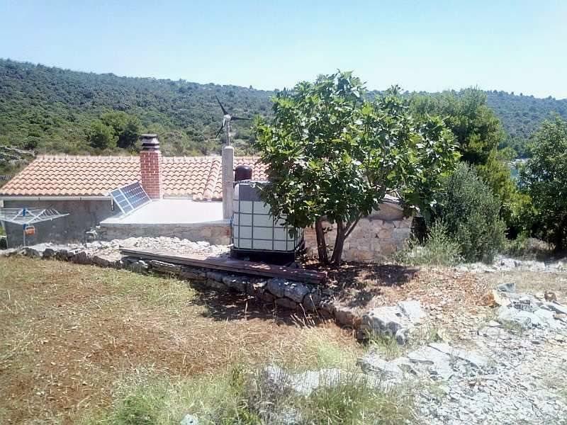 House on the land plot of 800 m2