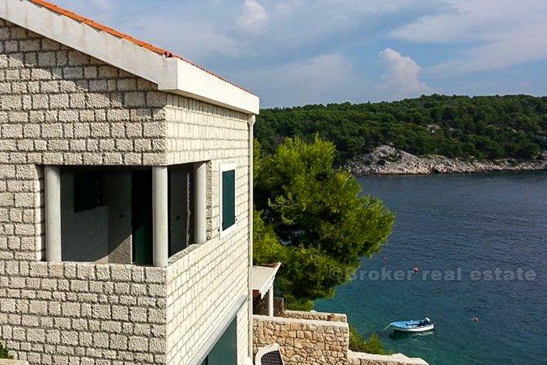 Maison mitoyenne sans finition