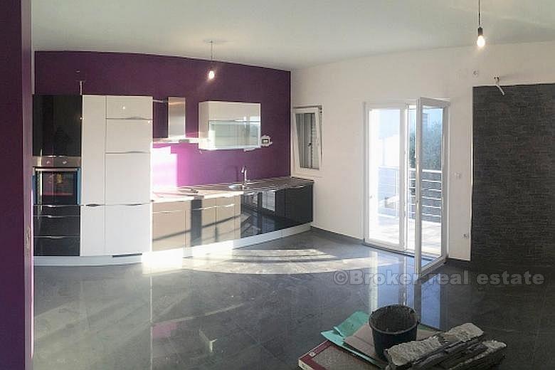 Semi-detached house, for sale