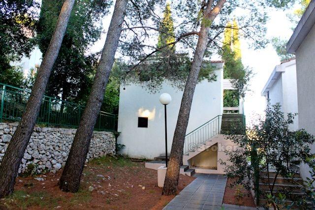 Apartment with a swimming pool, for sale