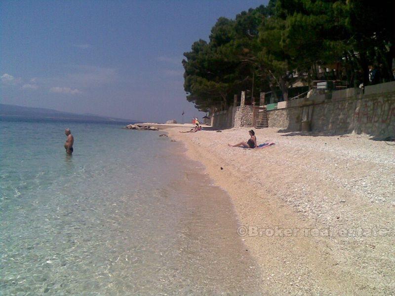 Apartment + studio apartment with parking, for sale
