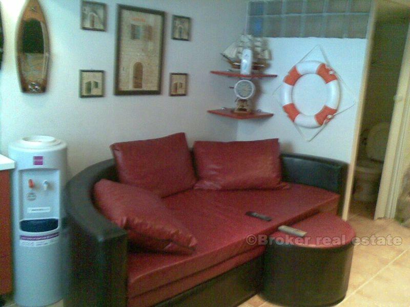 Apartment + studio apartment with parking, for sale