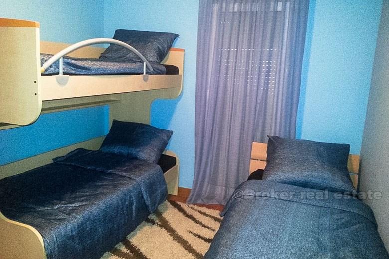 Trilocale su Znjan, in affitto