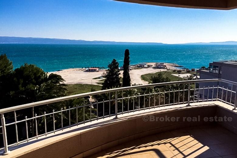 Appartement de deux chambres, deuxième rangée de la mer