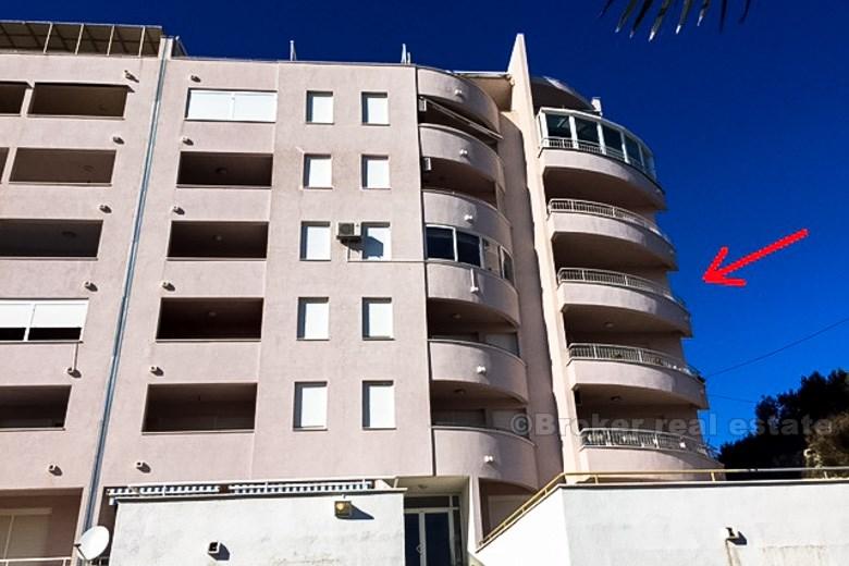 Appartamento di 2 camere da letto, seconda fila al mare