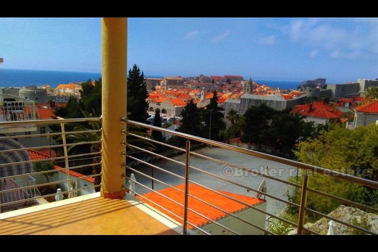 House with a beautiful view of Dubrovnik, for sale